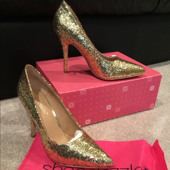 Shoe Dazzle Shoes - Gold glitter pumps